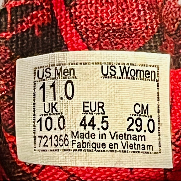 RARE Vans x Spider-Man Slip On Skate Shoes - Picture 6 of 6